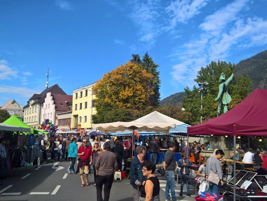 Am ersten Oktoberwochenende findet in Bludenz traditionell der große Herbstmarkt statt. Am ersten Oktoberwochenende findet in Bludenz traditionell der große Herbstmarkt statt.