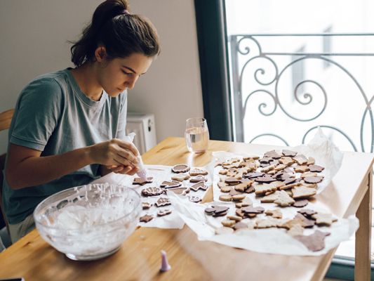 Unter www.aha.or.at/gruene-weihnachten finden Jugendliche Tipps und Anregungen für ein umweltfreundliches Weihnachtsfest. Unter www.aha.or.at/gruene-weihnachten finden Jugendliche Tipps und Anregungen für ein umweltfreundliches Weihnachtsfest.