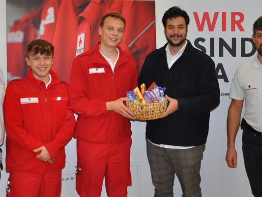 Dank durch Vereinsstadtrat Cenk Dogan Dank durch Vereinsstadtrat Cenk Dogan