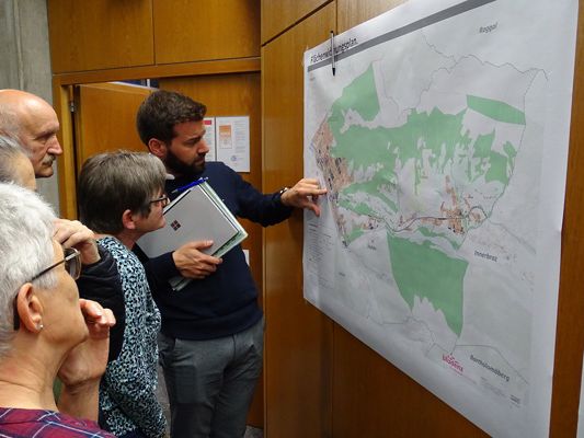 Der Räumliche Entwicklungsplan wurde bei der Stadtvertretungssitzung einstimmig beschlossen. Der Räumliche Entwicklungsplan wurde bei der Stadtvertretungssitzung einstimmig beschlossen.