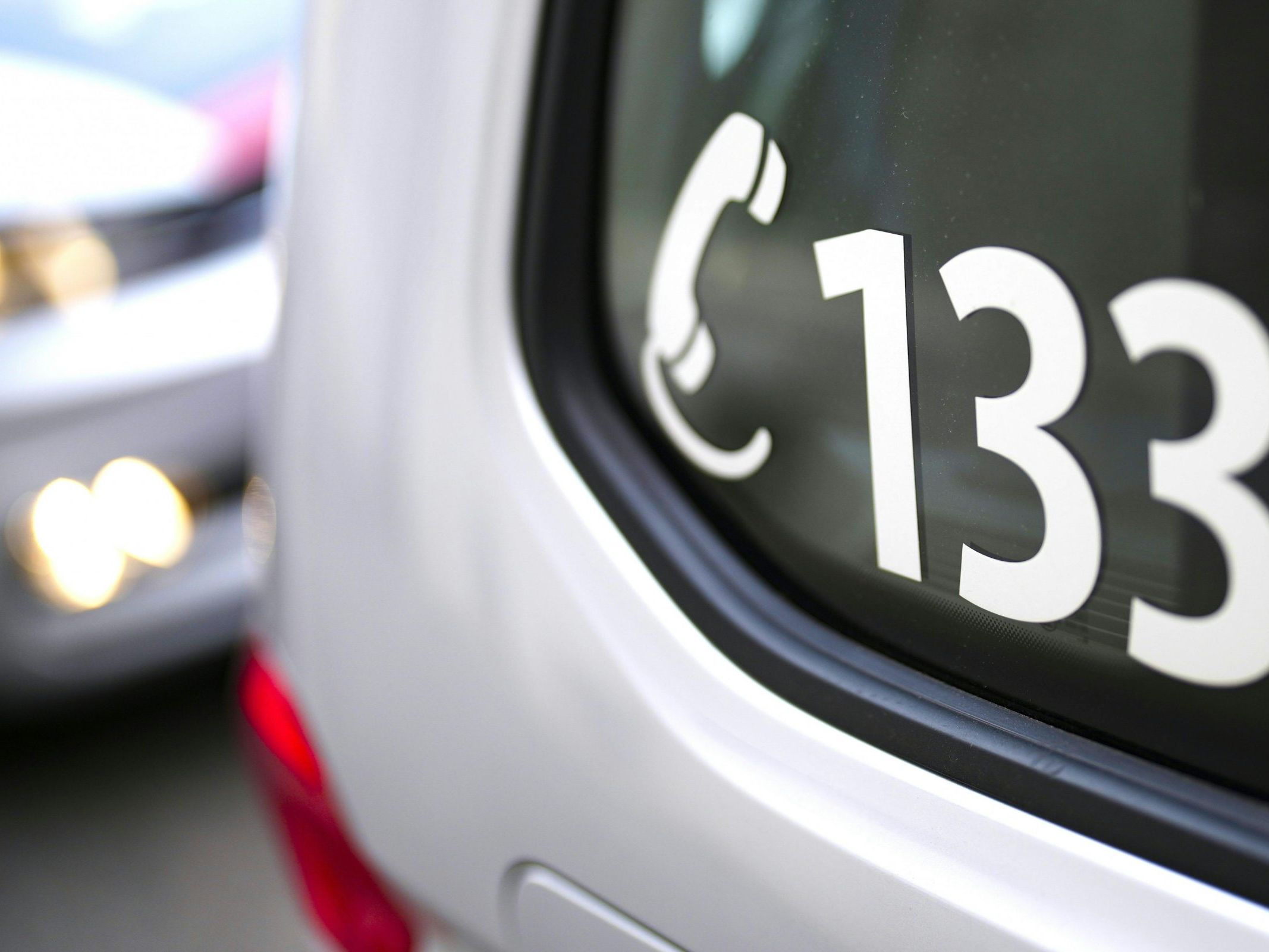 Raubüberfälle in Wien-Fünfhaus sorgten für Polizeieinsätze. Raubüberfälle in Wien-Fünfhaus sorgten für Polizeieinsätze.