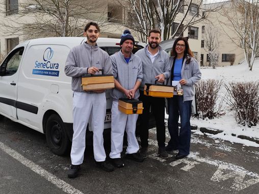 Bürgermeister Simon Tschann und Vizebürgermeisterin Andrea Mallitsch lieferten „Essen auf Rädern“ aus. Bürgermeister Simon Tschann und Vizebürgermeisterin Andrea Mallitsch lieferten „Essen auf Rädern“ aus.