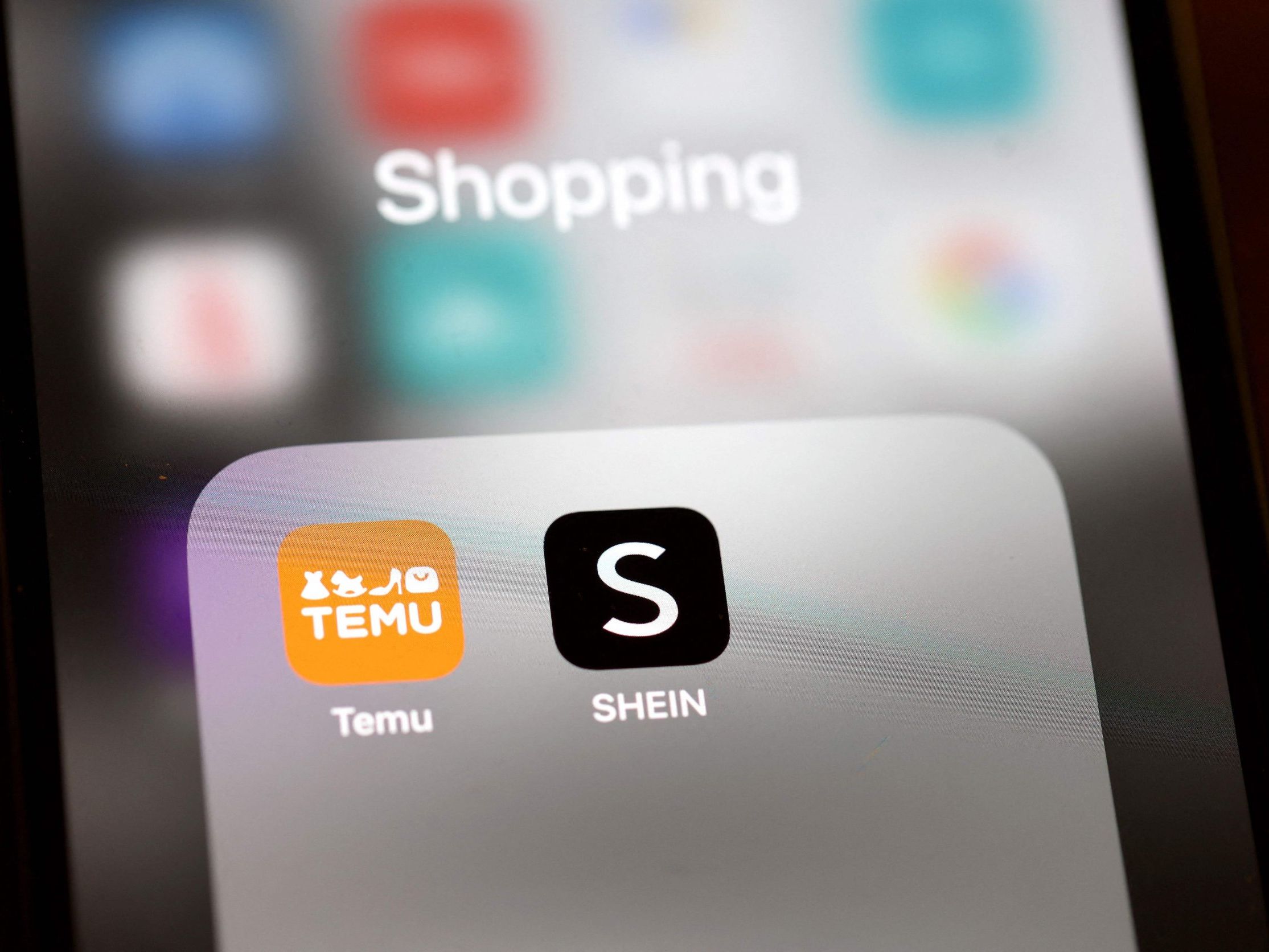 Die EU schlägt eine Gebühr für Online-Shops wie Temu und Shein vor. Die EU schlägt eine Gebühr für Online-Shops wie Temu und Shein vor.