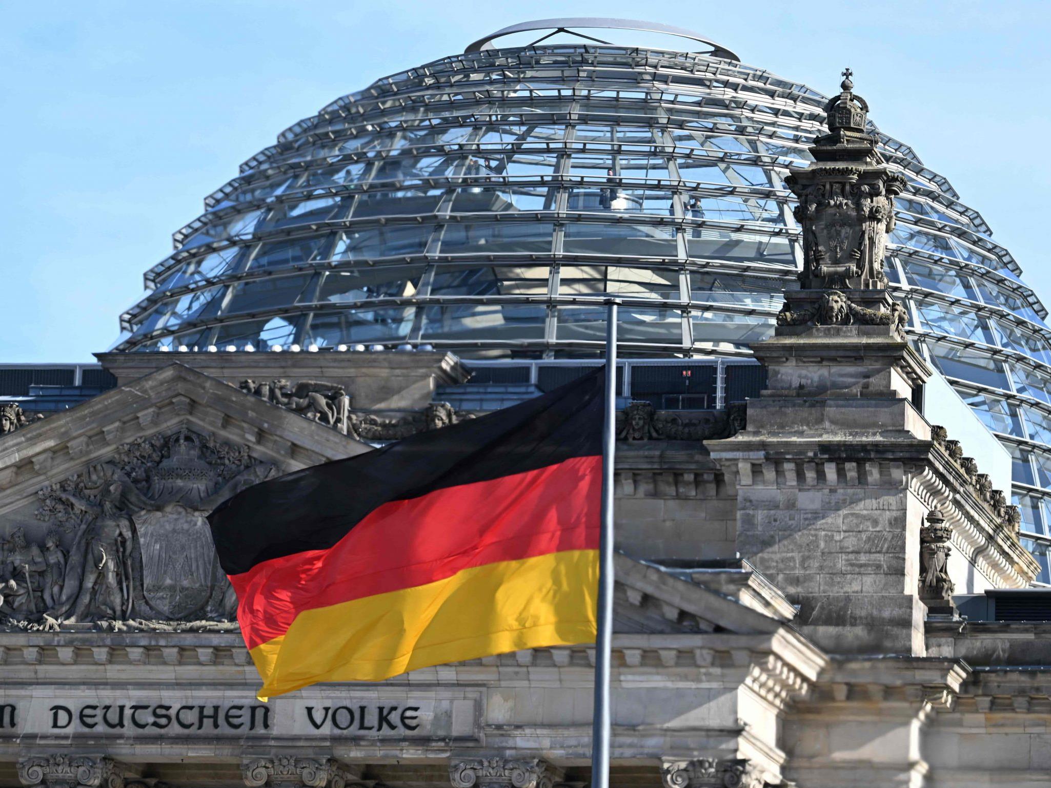 Alle Parteichefs reagierten auf die Bundestagswahl bis auf die NEOS. Alle Parteichefs reagierten auf die Bundestagswahl bis auf die NEOS.