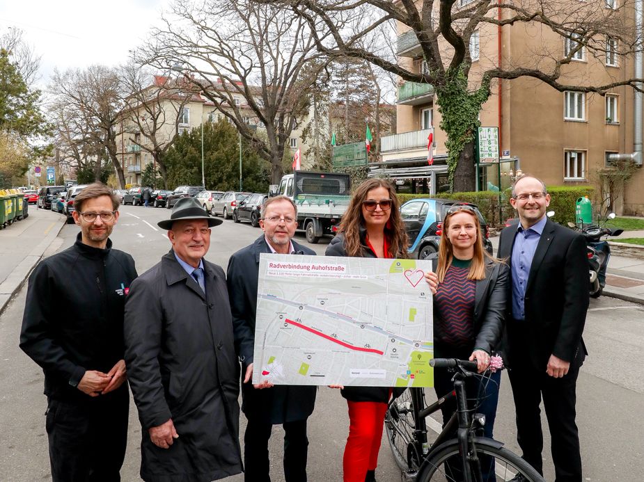 Tolle Neuigkeiten für den Radverkehr in Hietzing. Tolle Neuigkeiten für den Radverkehr in Hietzing.