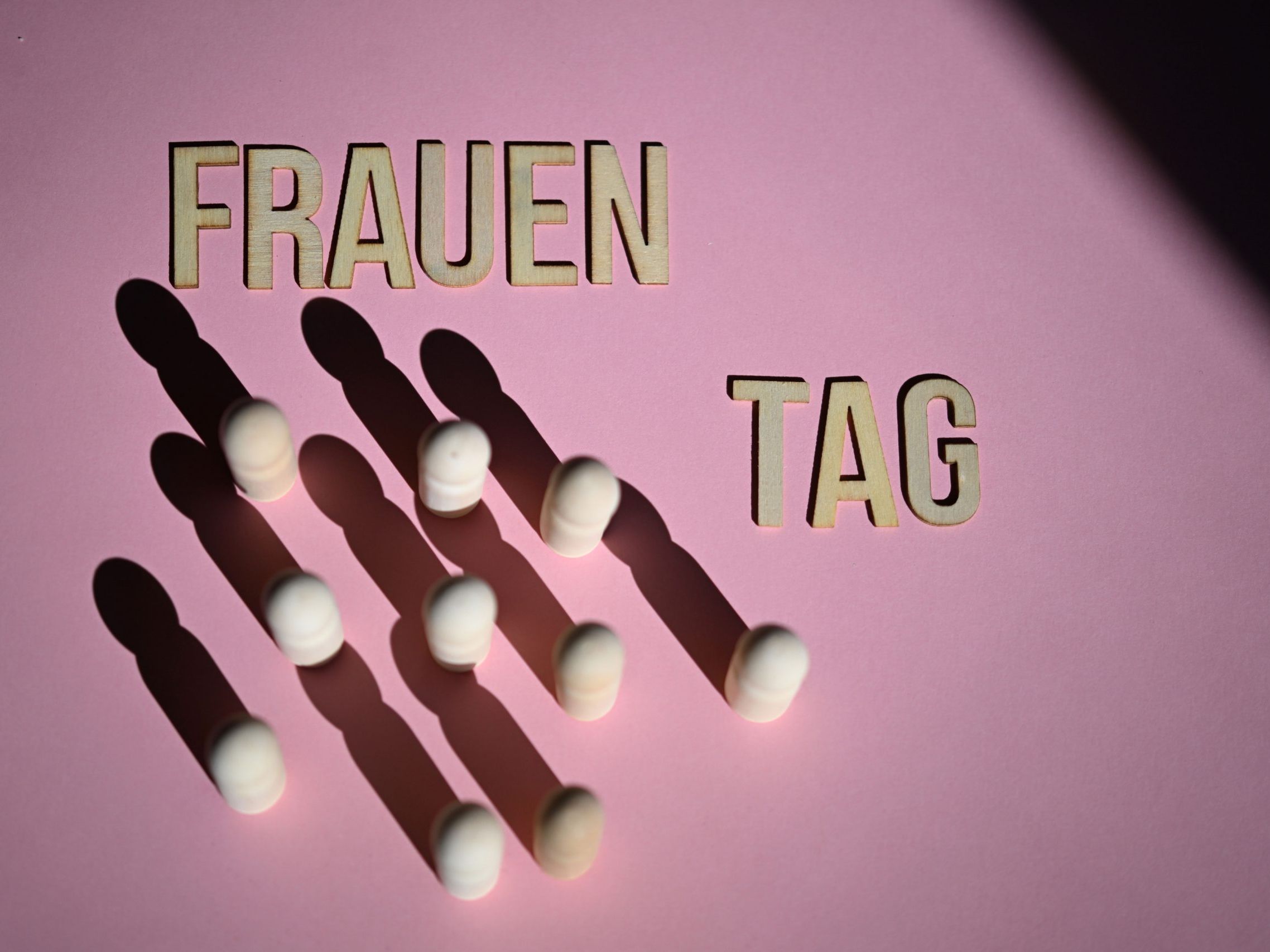 Für den Gender Pay Gap werden die durchschnittlichen Bruttostundenverdienste von Frauen und Männern in der Privatwirtschaft verglichen. Für den Gender Pay Gap werden die durchschnittlichen Bruttostundenverdienste von Frauen und Männern in der Privatwirtschaft verglichen.