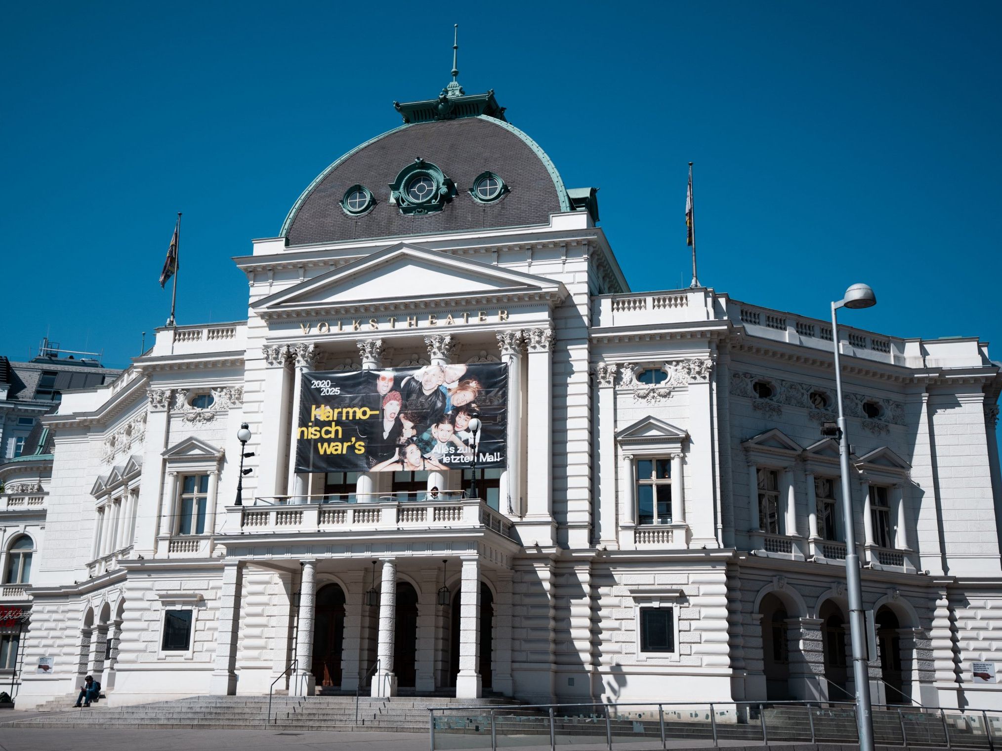 Das Volkstheater sucht für "Halbe Leben" Personen mit Gesangserfahrung. Das Volkstheater sucht für "Halbe Leben" Personen mit Gesangserfahrung.
