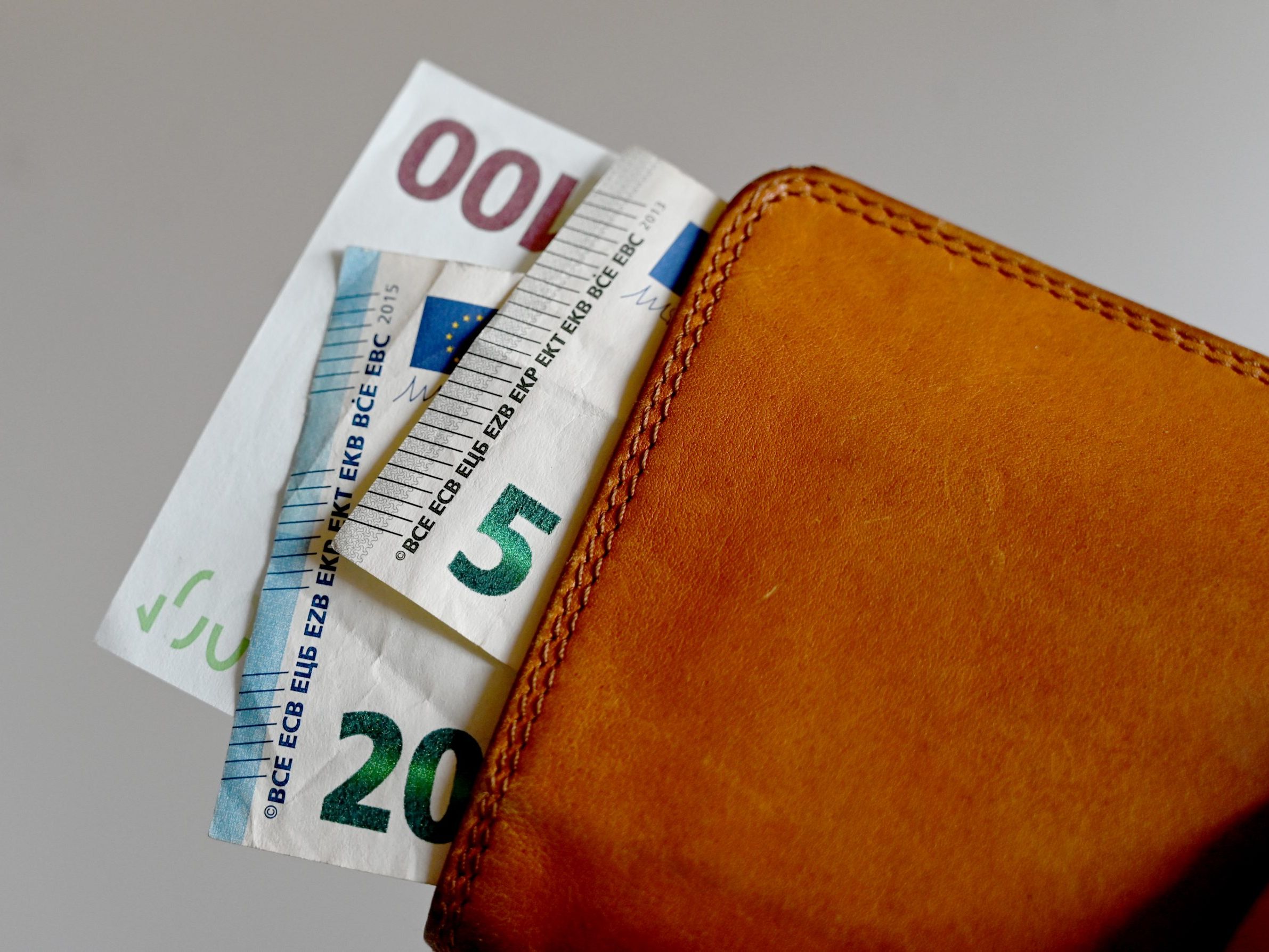 Die KV-Runden in Papier- und Elektroindustrie wurden ohne Einigung unterbrochen. Die KV-Runden in Papier- und Elektroindustrie wurden ohne Einigung unterbrochen.