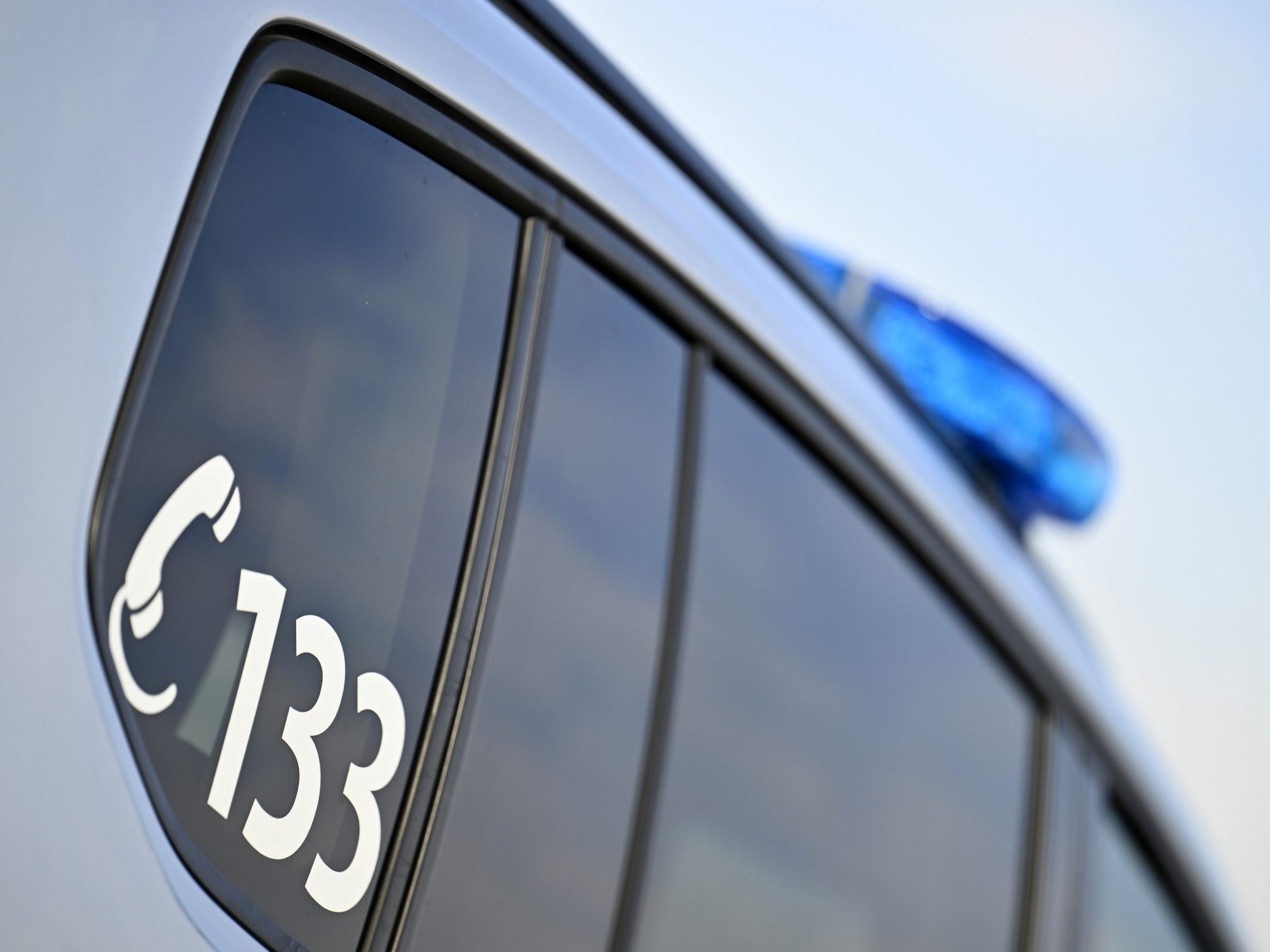 Ermittlungen nach Schüssen und "Allahu Akbar"-Rufen in Wien. Ermittlungen nach Schüssen und "Allahu Akbar"-Rufen in Wien.
