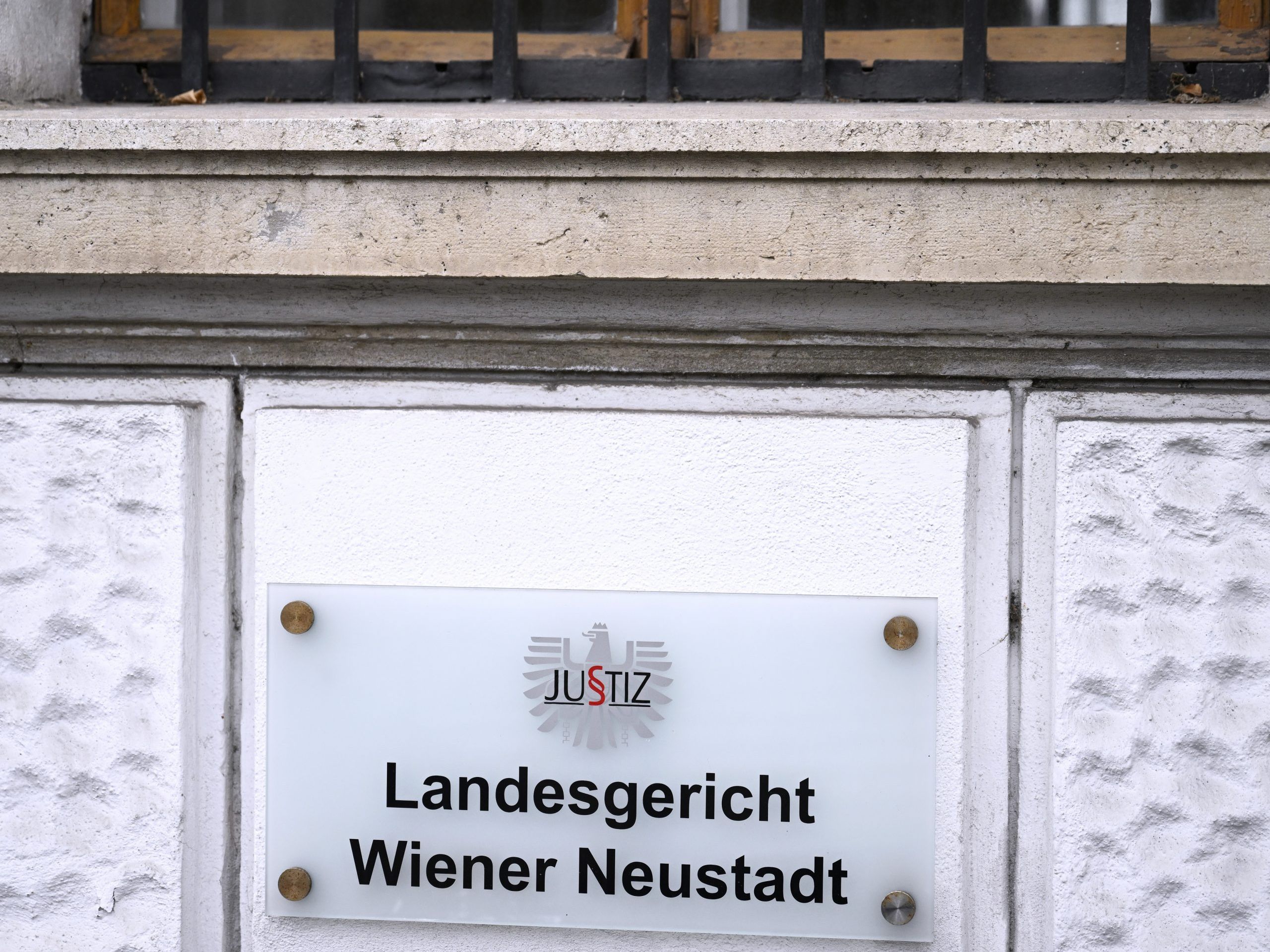 Teilbedingte Haft für eine Jugendliche im Terror-Prozess in Wr. Neustadt. Teilbedingte Haft für eine Jugendliche im Terror-Prozess in Wr. Neustadt.