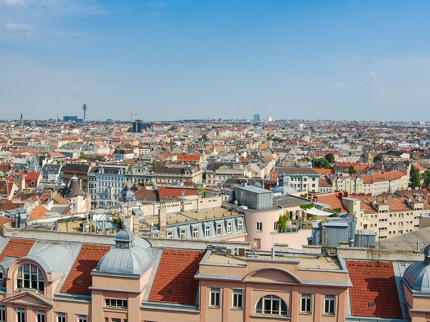 Die teuerste Wohnung, die 2024 in Wien-Mariahilf verkauft wurde, wurde um 2,3 Millionen Euro veräußert. Die teuerste Wohnung, die 2024 in Wien-Mariahilf verkauft wurde, wurde um 2,3 Millionen Euro veräußert.