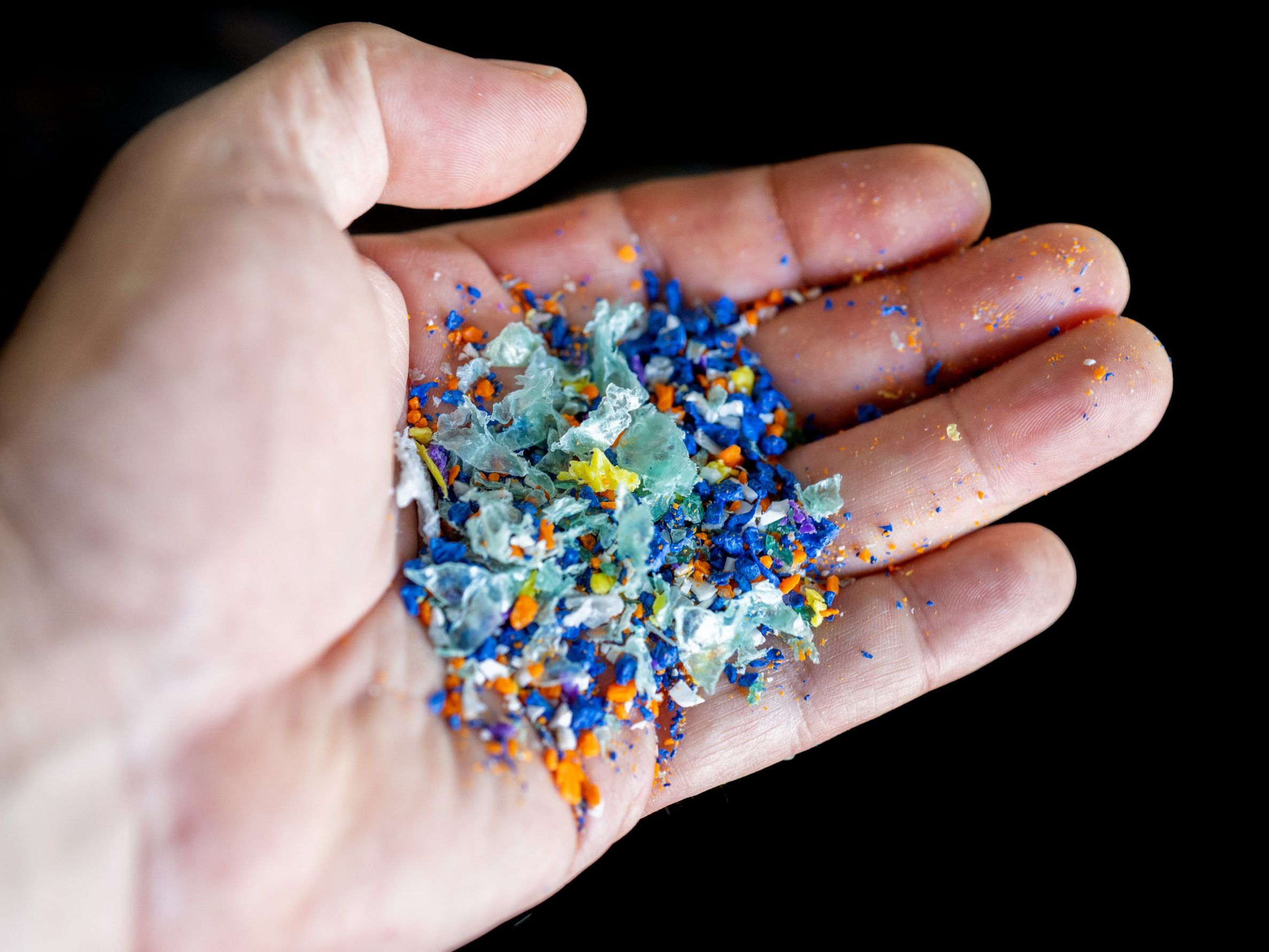 Mikroplastikpartikel dringen sogar bis ins Gehirn vor. Mikroplastikpartikel dringen sogar bis ins Gehirn vor.