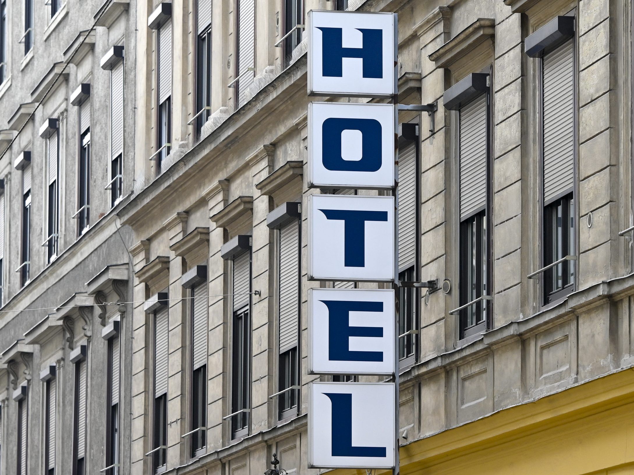 Fake-Bewertungen im Internet schaden Hotels. Fake-Bewertungen im Internet schaden Hotels.
