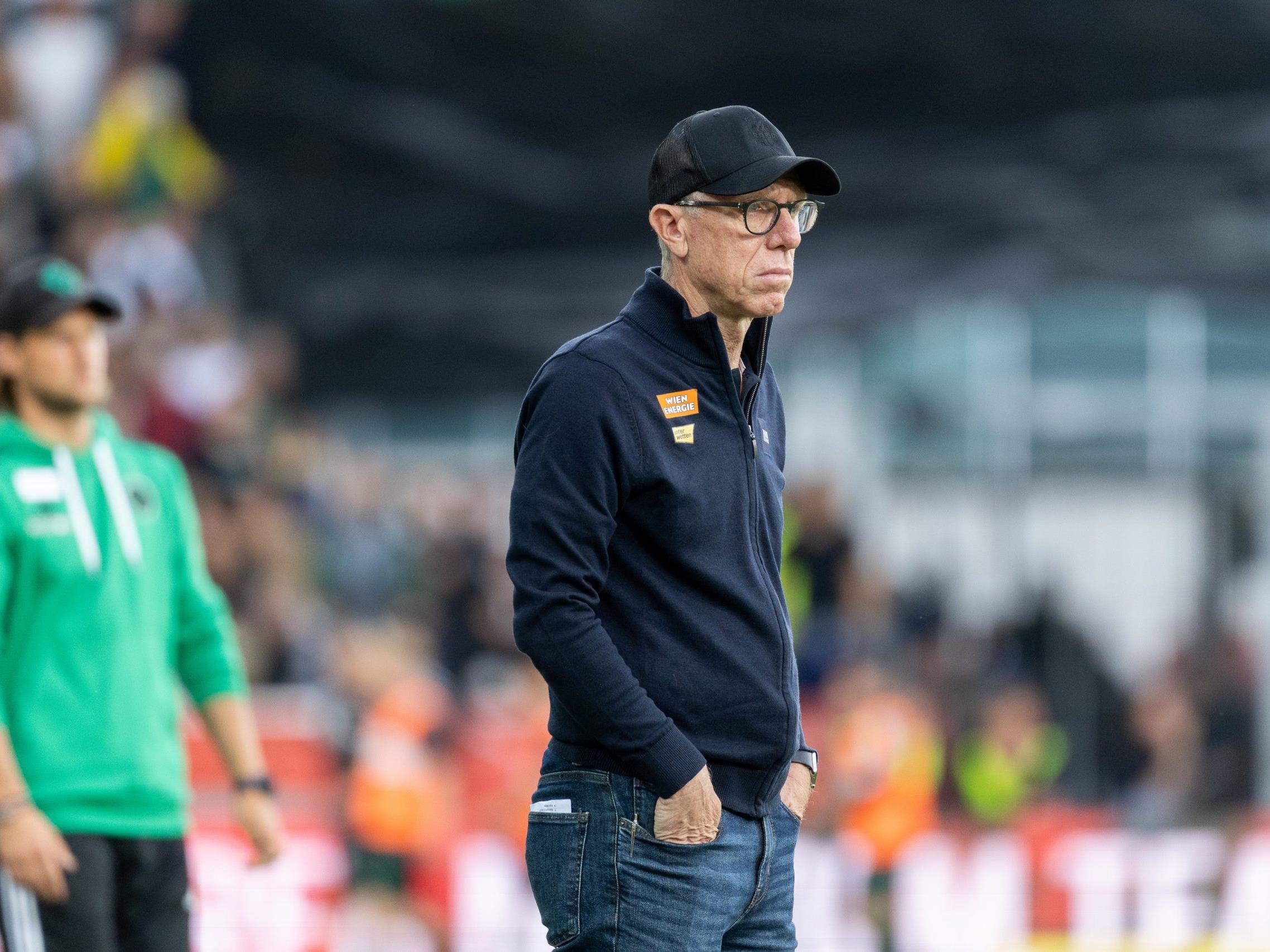 Rapid Wien Trainer Stöger erwartet gegen Dundee einen "richtigen Kampf". Rapid Wien Trainer Stöger erwartet gegen Dundee einen "richtigen Kampf".