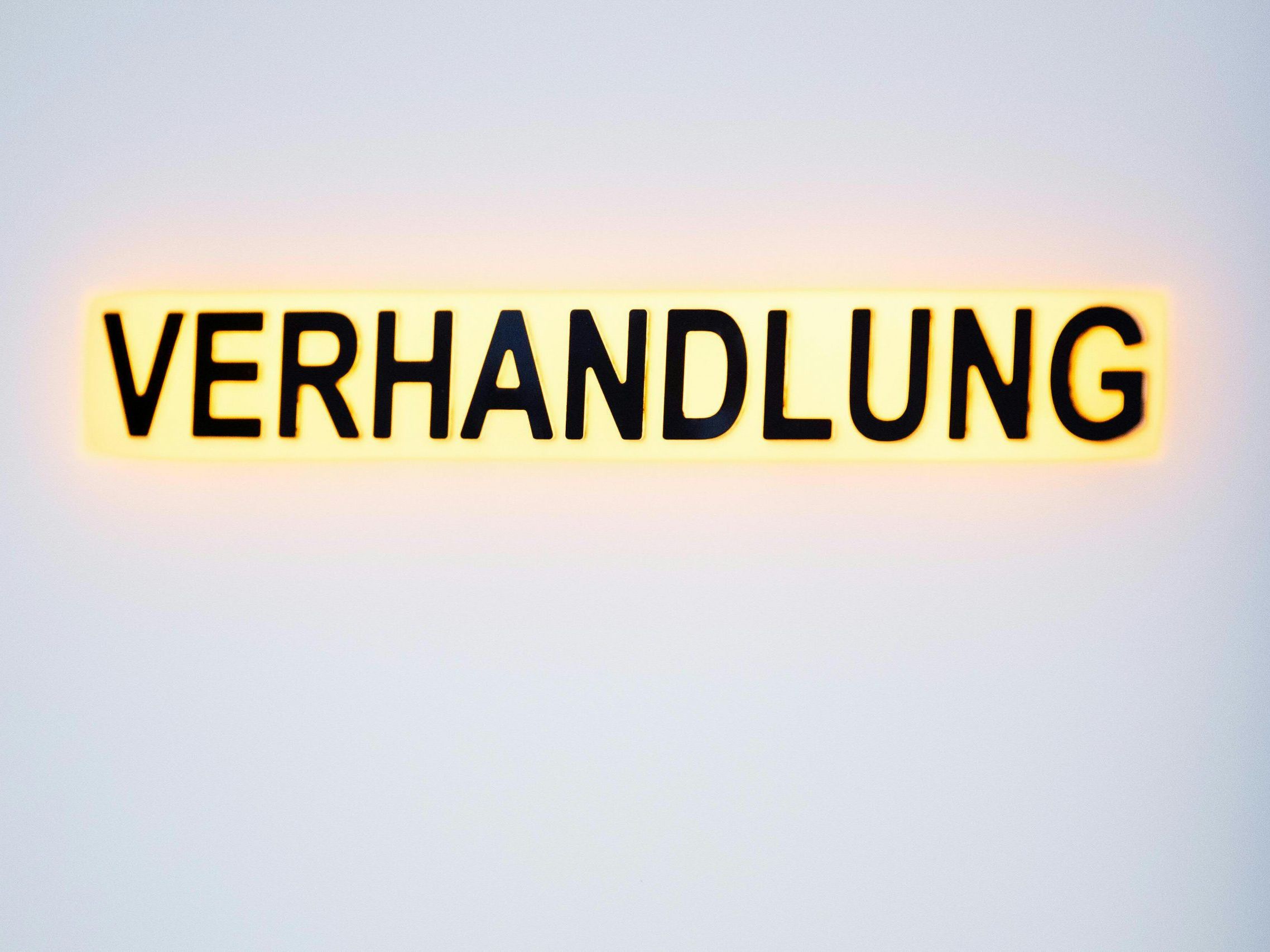 Ein junger IS-Propagandist wurde verurteilt. Ein junger IS-Propagandist wurde verurteilt.