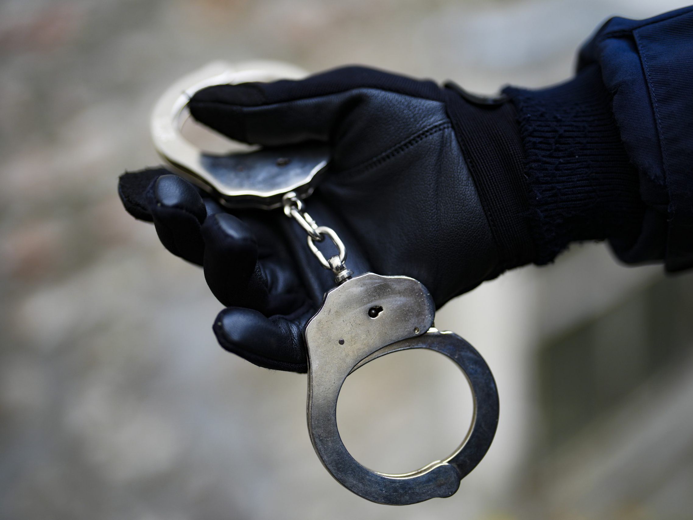 Festnahmen nach absichtlich schwerer Körperverletzung. Festnahmen nach absichtlich schwerer Körperverletzung.