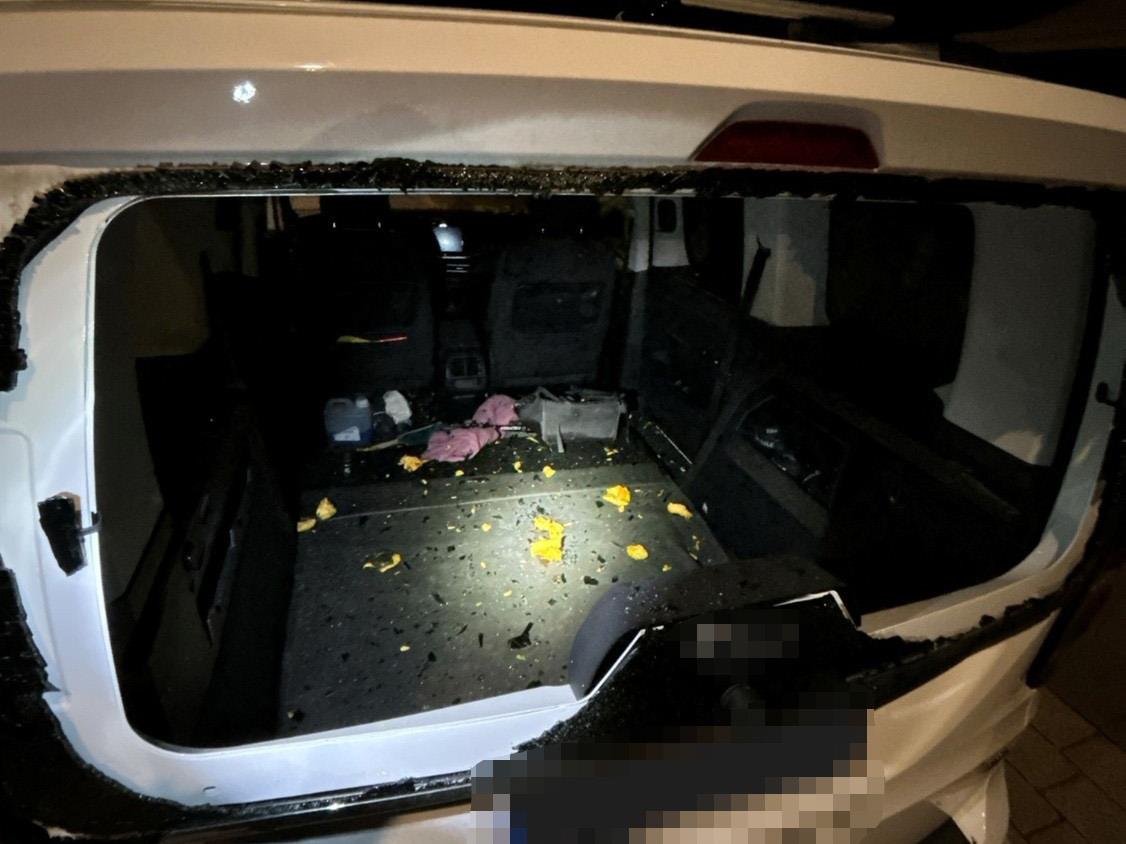 21 Autos wurden im Bezirk Bruck a. d. Leitha durch Kürbisse beschädigt. 21 Autos wurden im Bezirk Bruck a. d. Leitha durch Kürbisse beschädigt.