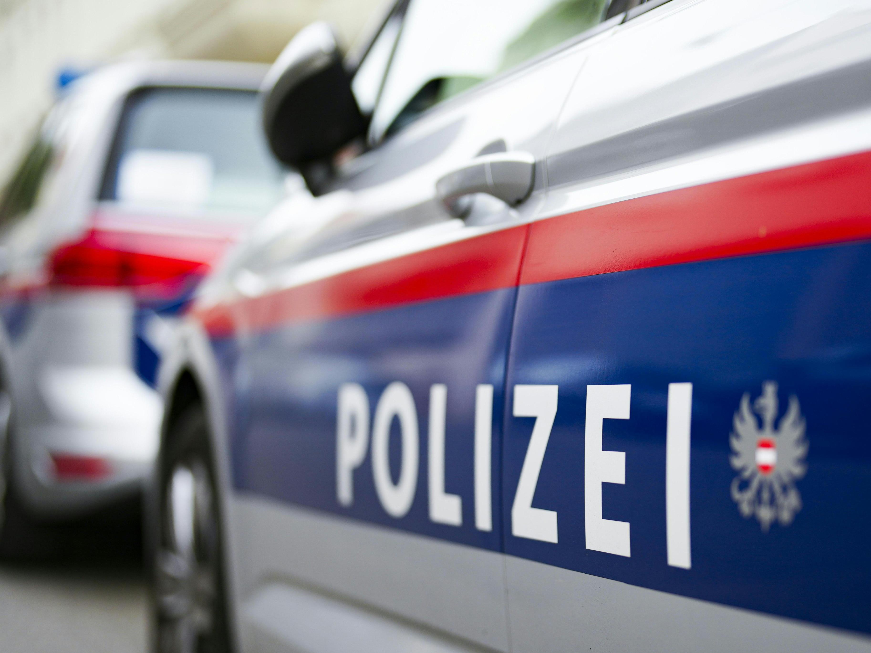 Drei Beschuldigte konnten festgenommen werden. Drei Beschuldigte konnten festgenommen werden.