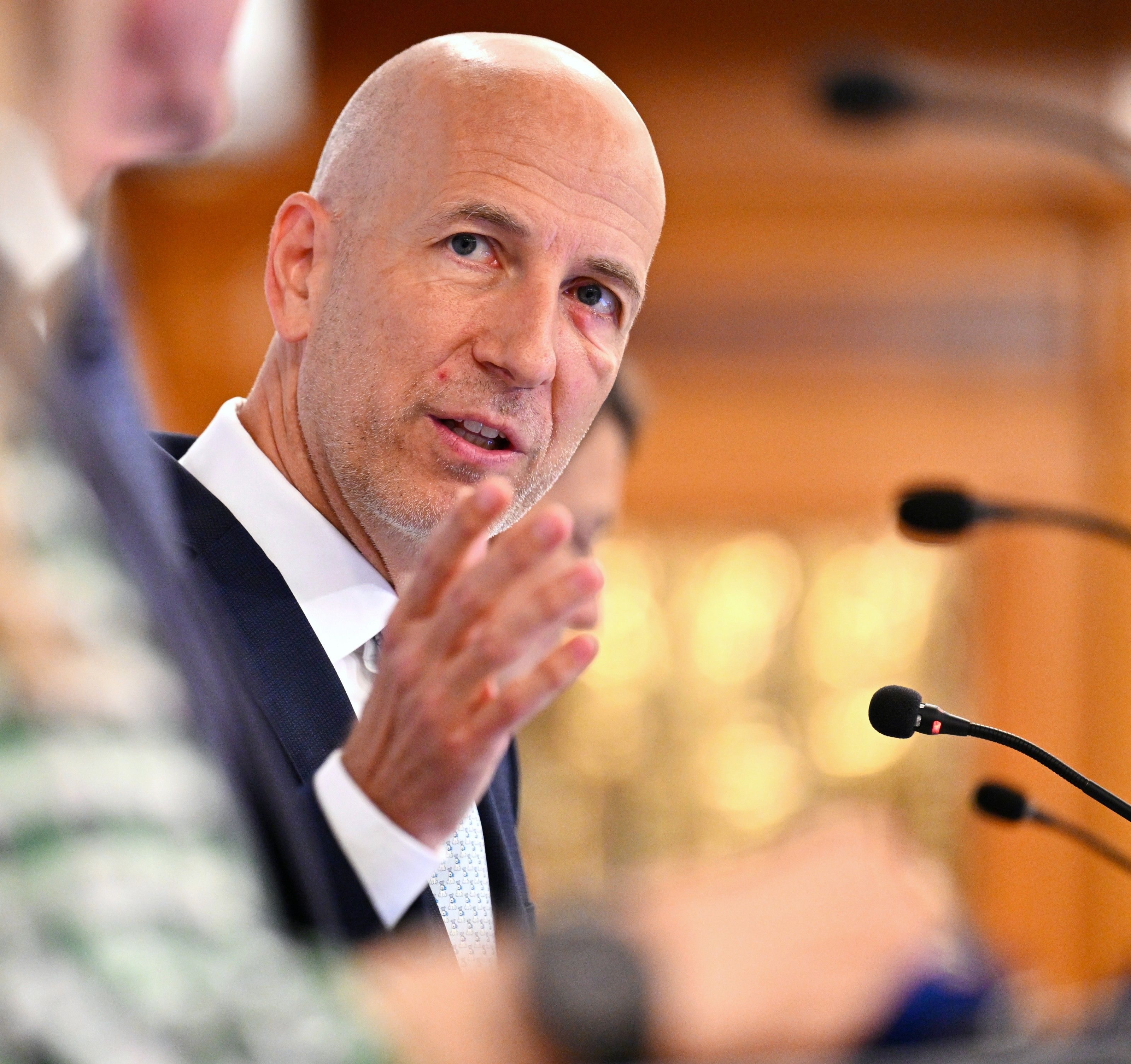 Martin Kocher setzt sich für eine Vereinfachung von Regulierungen ein. Martin Kocher setzt sich für eine Vereinfachung von Regulierungen ein.