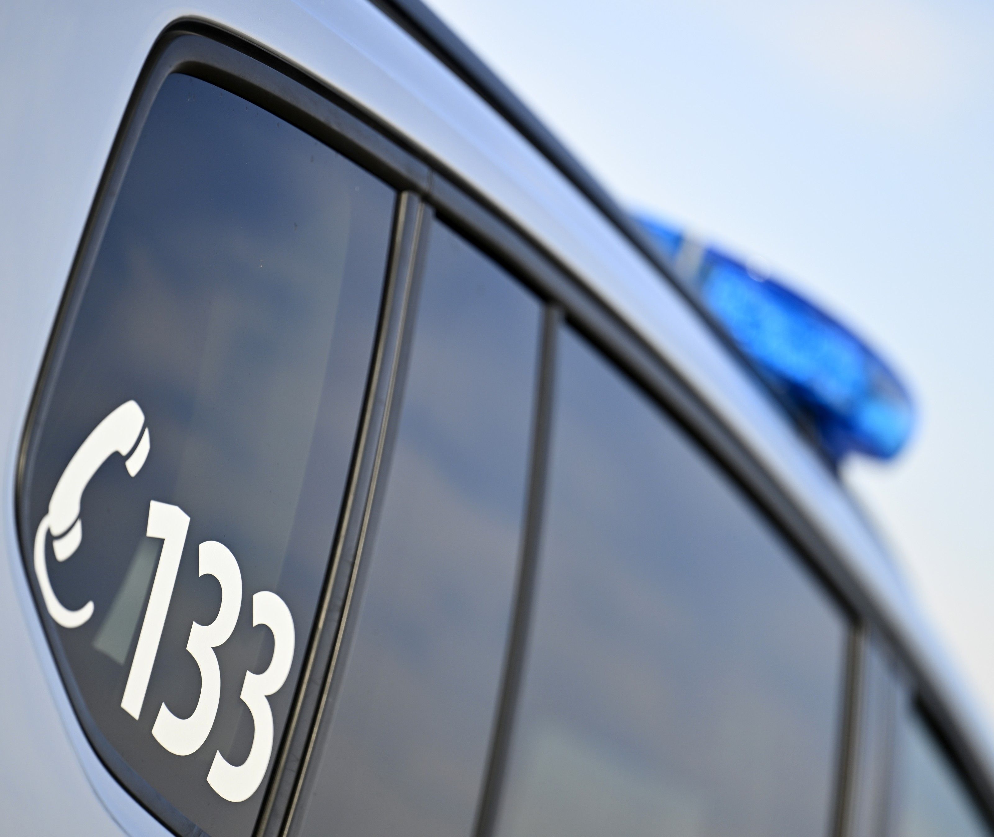 Die Polizei musste wegen einigen Bombendrohungen ausrücken. Die Polizei musste wegen einigen Bombendrohungen ausrücken.