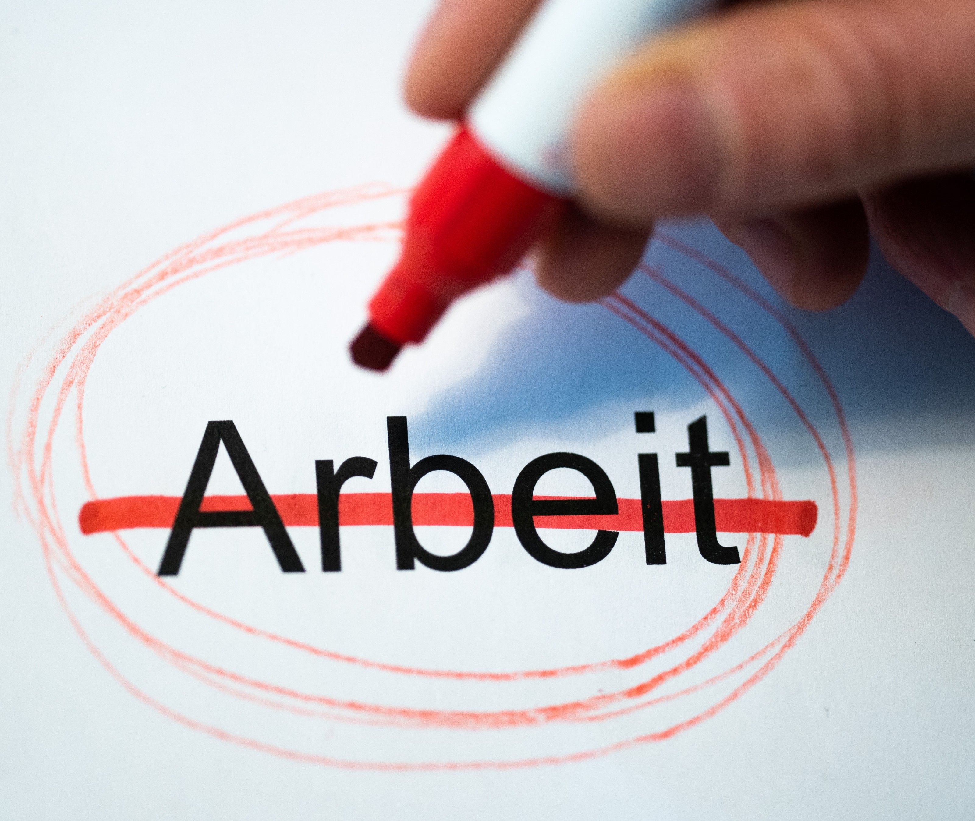 Zuverdienst für Arbeitslose ist ab Jänner nur in Ausnahmefällen erlaubt. Zuverdienst für Arbeitslose ist ab Jänner nur in Ausnahmefällen erlaubt.