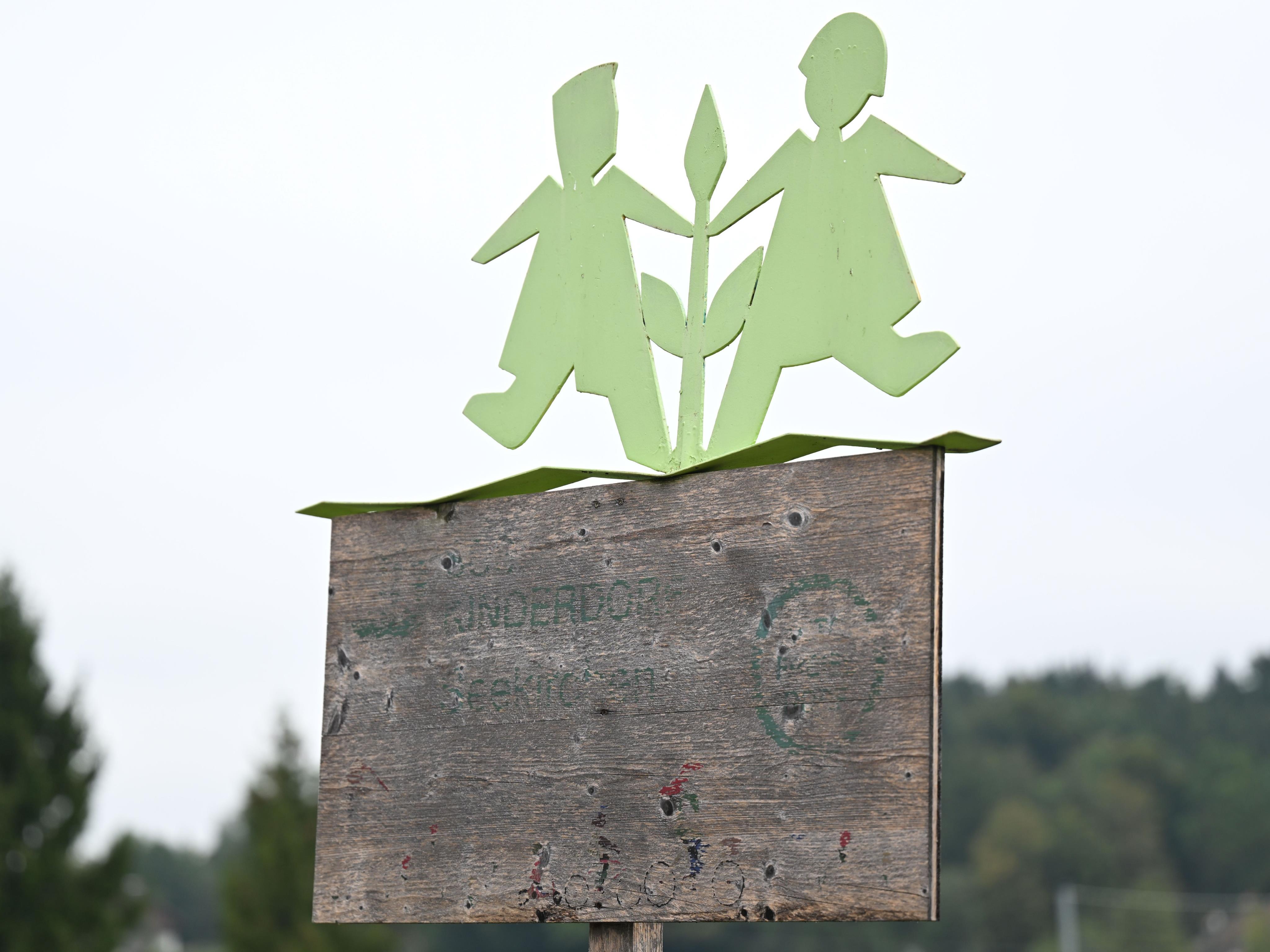 In der Causa SOS-Kinderdorf gibt es 26 Meldungen seit dem "Falter"-Artikel. In der Causa SOS-Kinderdorf gibt es 26 Meldungen seit dem "Falter"-Artikel.