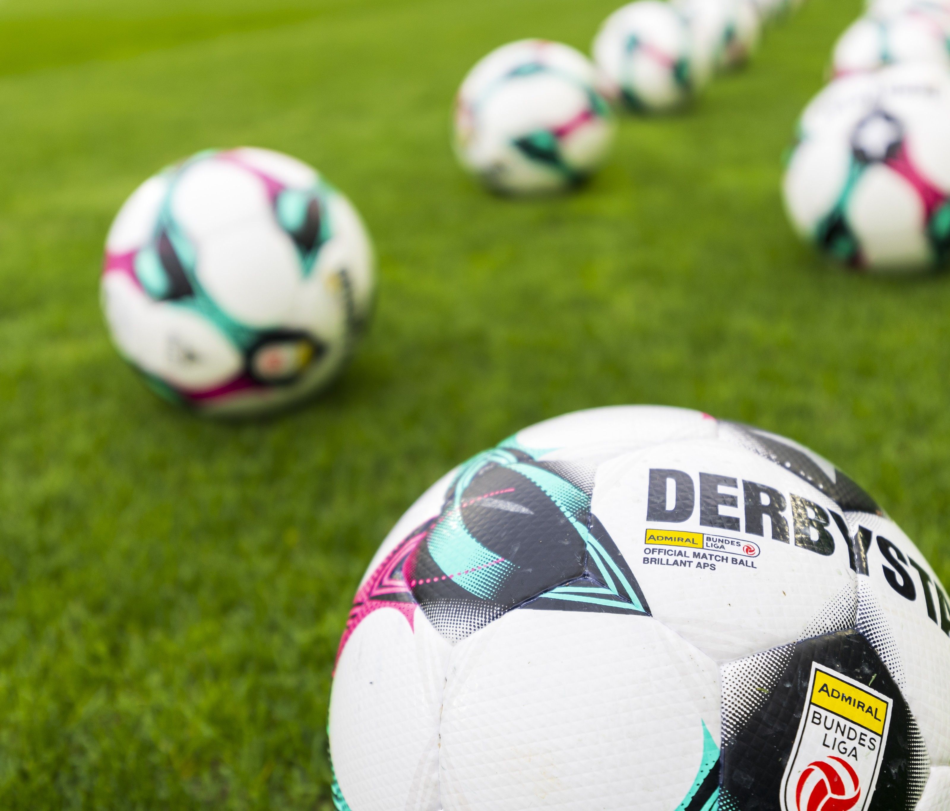 Die Punkteteilung in der Fußball-Bundesliga fällt mit der kommenden Saison. Die Punkteteilung in der Fußball-Bundesliga fällt mit der kommenden Saison.