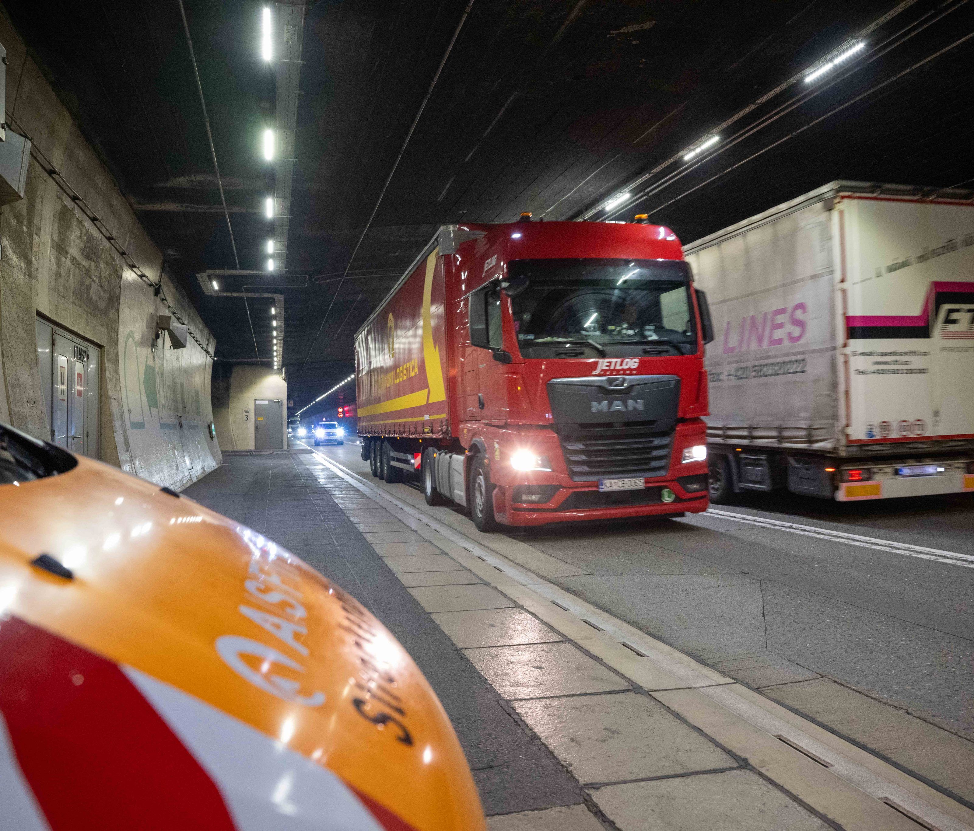 Der Arlberg-Straßentunnel ist wegen einer Großübung am Samstag gesperrt. Der Arlberg-Straßentunnel ist wegen einer Großübung am Samstag gesperrt.