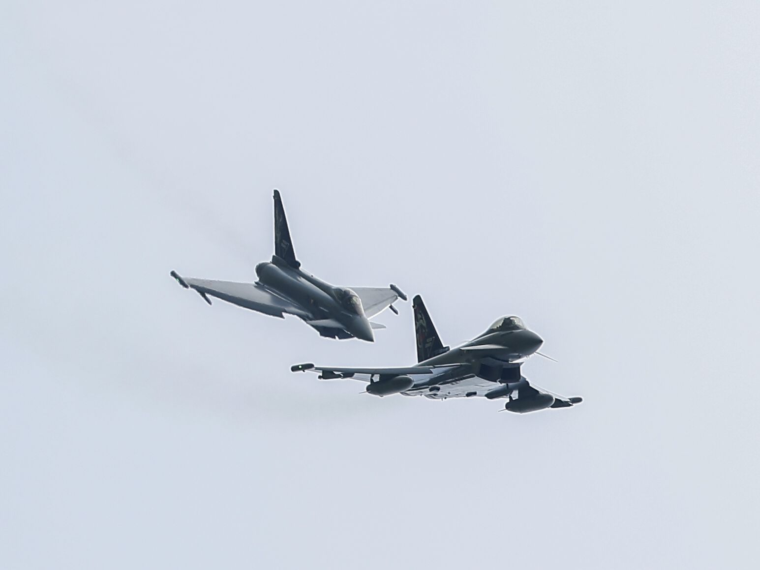 Österreichs Eurofighter trainieren erneut im Überschallbereich. Österreichs Eurofighter trainieren erneut im Überschallbereich.