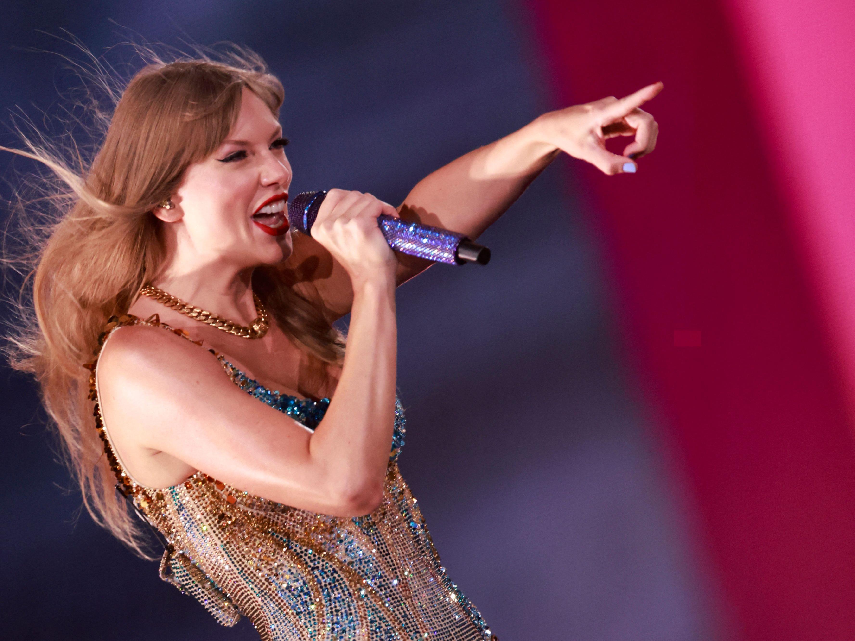 Taylor Swift hat eine neue Serie und einen Konzertfilm angekündigt. Taylor Swift hat eine neue Serie und einen Konzertfilm angekündigt.